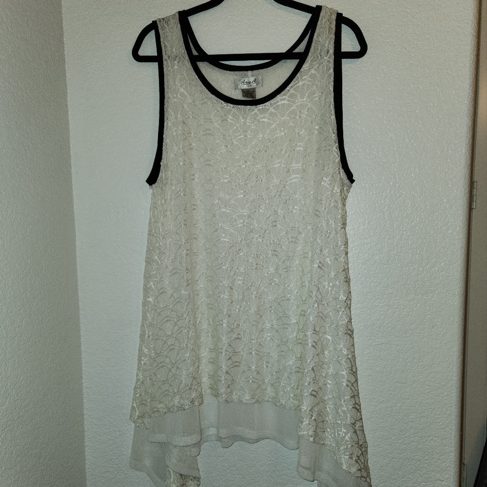 Ania. A lace sharkbite tank Size 2X